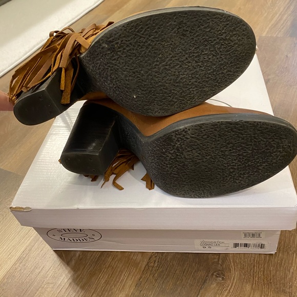 ✨🤍Brown fringe Steve madden booties - Picture 2 of 2